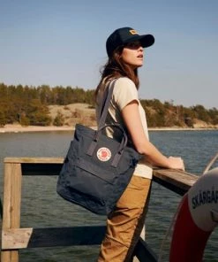 Nieuw 🤩 Fjallraven Fjällräven Kånken Totepack Unisex Rugzak - Black 🎉 -ACROPAQ Shop 550x365 6