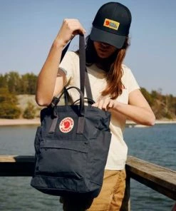 Nieuw 🤩 Fjallraven Fjällräven Kånken Totepack Unisex Rugzak - Black 🎉 -ACROPAQ Shop 550x365 7