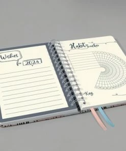 Goedkoop 🔥 Sigel Jolie Inspire - Agenda 2023 - Spiraal-agenda - A5 - 4-talig - Rose Inspiration - Hardcover. SI-J3602 ⌛ -ACROPAQ Shop 550x366 67