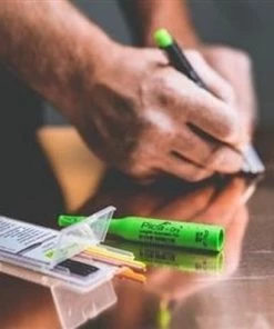 Promo ⌛ Pica Marker Dry Longlife 3030 + 8 St. Grafiet/Rood/Geel Vulling 4020, Reserve Pica Dry Markeerpotlood Set Met Navullingen, Timmermans Bouw Potlood 💯 -ACROPAQ Shop 550x398 25