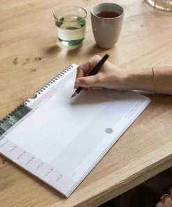 Beste recensies van ⌛ Essencio Familieplanner 2023 - Gezinsplanner - Citaten En Quotes - Reflectievragen - Schrijfruimte Voor 6 Personen - A4 - Kalender - Weekplanner - Natuur - Cover: Blauw En Zand ✔️ -ACROPAQ Shop 550x550 29