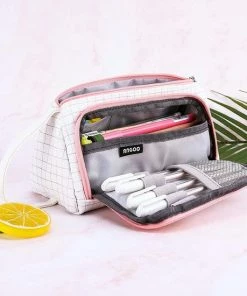 Aanbiedingen 👍 LIXIN Etui - Pink Grid - Pennenzak Voor Jongens En Meisjes - Canvas - Linnen - Grote Capaciteit - School Etui - Etui Voor Kinderen En Volwassenen - School - Terug Naar School - Back To School - Leuke Telescopishe Pennenhouder - Leuk Etui 😍 -ACROPAQ Shop 550x550 650