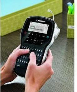 Gloednieuw ๐ DYMO LabelManager 280 Oplaadbare, Draagbare Labelmakerkit | QWERTY-toetsenbord | Met 2 Rollen D1-labels En Een Draagkoffer โค๏ธ 45 Gloednieuw ๐ DYMO LabelManager 280 Oplaadbare, Draagbare Labelmakerkit | QWERTY-toetsenbord | Met 2 Rollen D1-labels En Een Draagkoffer โค๏ธ -ACROPAQ Shop 550x793